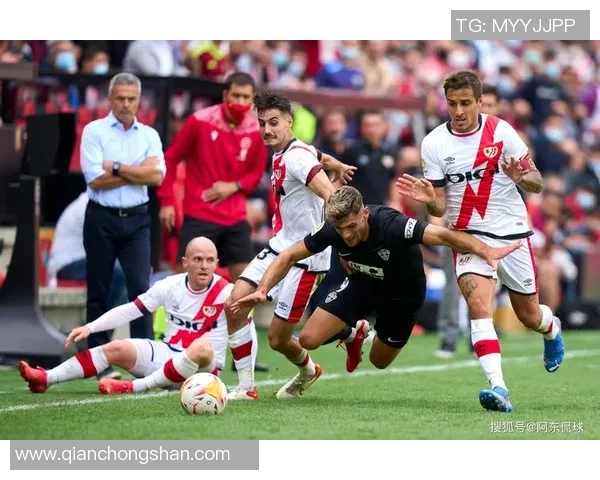 足总杯激战：多特蒙德与巴萨战平乌龙球成比赛转折点解析