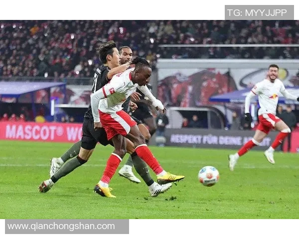 意甲激战尤文图斯大胜拜仁帽子戏法点燃全场激情分析