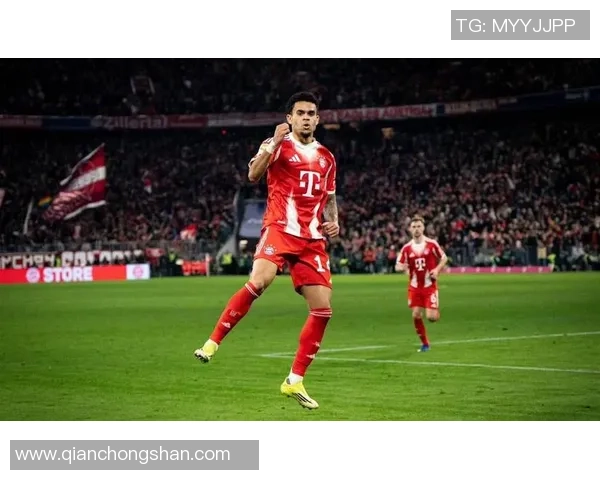 中超盛宴:皇马狂胜拜仁四球展现霸主风范引发全场欢呼 中超盛宴:皇马狂胜拜仁四球展现霸主风范引发全场欢呼