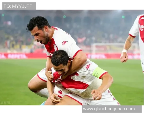 欧冠激战本菲卡逆转多特蒙德帽子戏法引发争议判罚全场沸腾