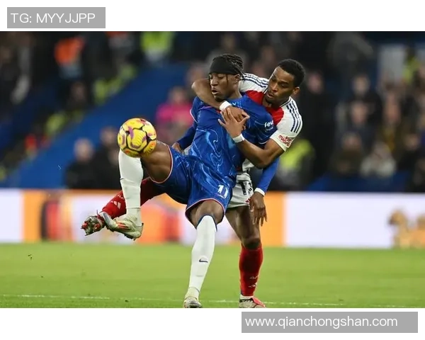 欧联杯激战阿森纳与那不勒斯1比1平红牌事件引发全场热议 欧联杯激战阿森纳与那不勒斯1比1平红牌事件引发全场热议